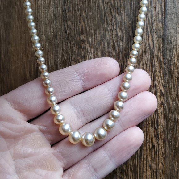 18 Inch Sterling Silver Tiered Pattern Faux Pearl Necklace - Picture 1 of 6